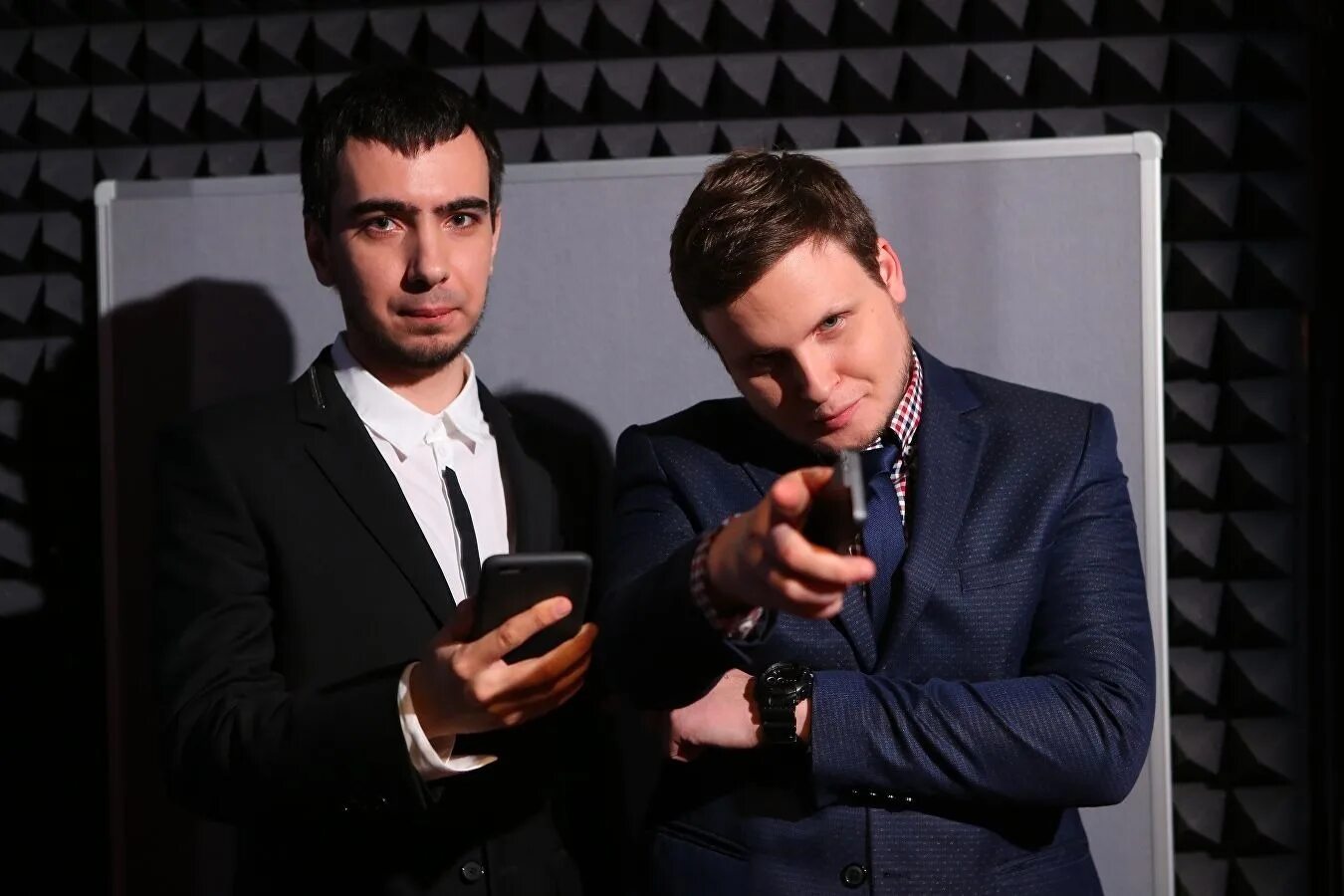 Владимир кузнецов (вован) и алексей столяров (лексус). Пранкер вован и лексус. Волков пранк вован лексус. Лексус и вован разыграли. Владимир кузнецов и алексей столяров.