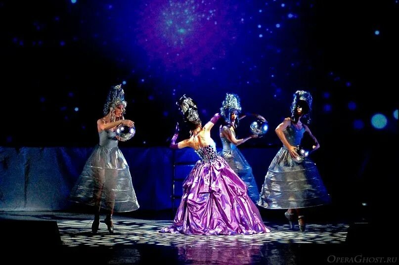 Известные популярные хиты мюзиклов. 12 мюзиклов. 12 мюзиклов фото. 12 мюзиклов екатеринбург. Зимний мюзикл крокус.