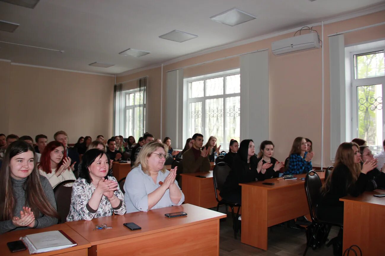 От прекрасной половины коллектива. Молодежный совет федерального казначейства. Управление федерального казначейства по липецкой. Управление федерального казначейства по липецкой. Собрание коллектива.
