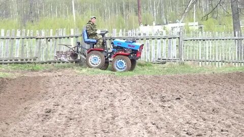 Как правильно пахать плугом на тракторе