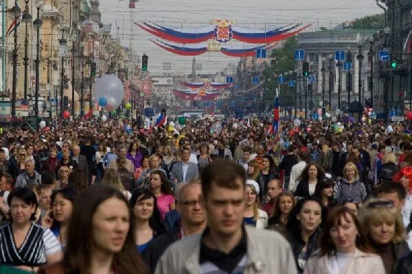 Население петербурга на 2024 год. Санкт-Петербург люди. Жители Питера. Население Питера. Население Санкт-Петербурга.