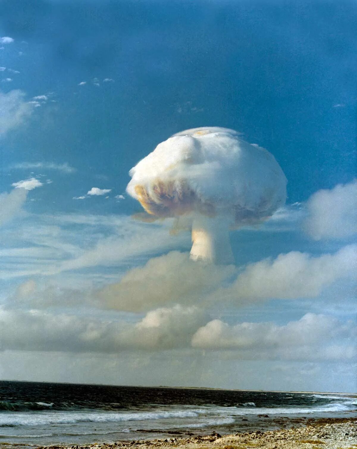 Ядерный взрыв облака
