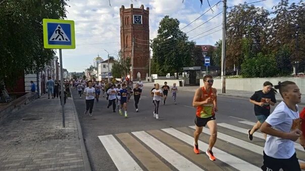 Елецкий полумарафон 2021. Фото елецкого полумарафона. Елецкий полумарафон 2024 регистрация. Елецкий полумарафон 2024 регистрация. Женщины после 40 лет полумарафон в санкт-петербурге.