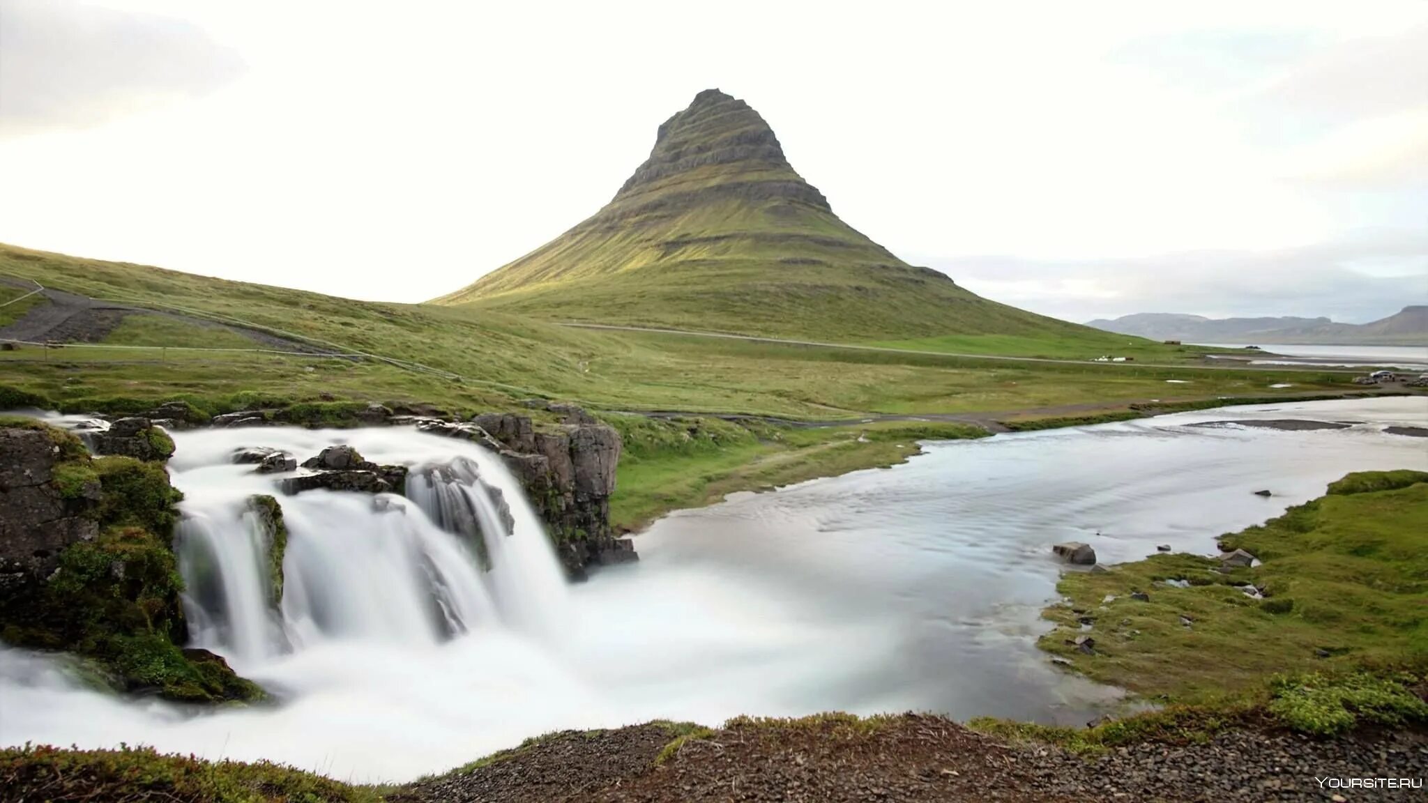 Исландия какая европа. Тьоурсау река. Урубамба Исландия. Каньон мулаглюфур Исландия. Харта в Исландии.