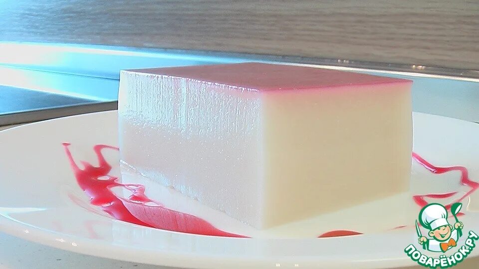 Желе из миндального молока. Желе из сливок 9 букв. Молочное желе. Реквизит для съемки желатин клубника. Желейный пудинг.