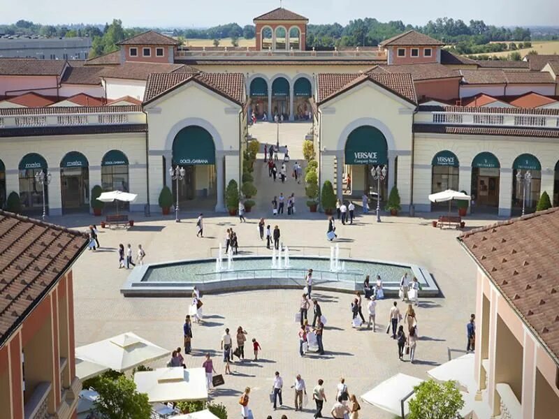 Serravalle outlet. Серравалле Скривия. Аутлет Италия Серравалле.