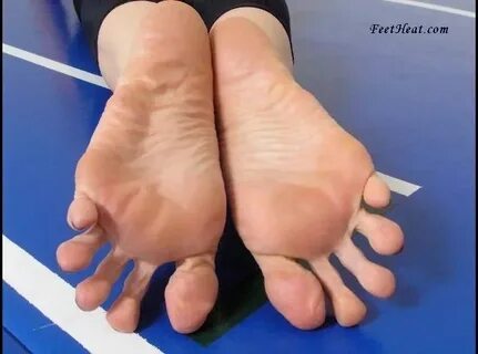 Gia feet