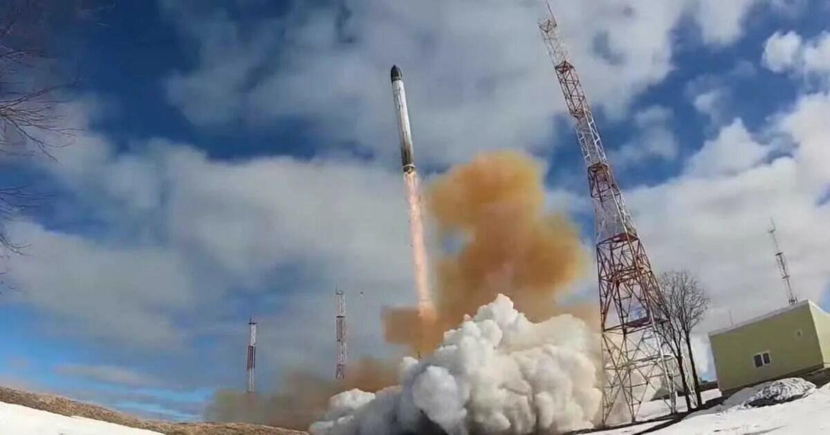 Ракета союз плесецк. Запуск ракеты новый. Запуск ракеты новый. Пуск мбр «сармат». Запуск ракеты новый.
