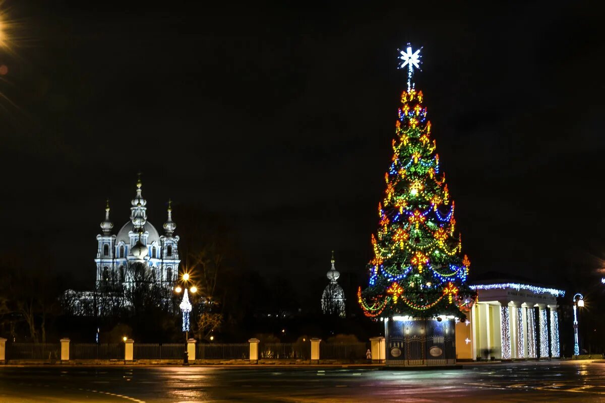 красивый невский проспект новогодний. новогодний питер 2013. дворцовая площадь в санкт-петербурге елка. санкт петербург новый год видео. новогодняя дворцовая площадь.