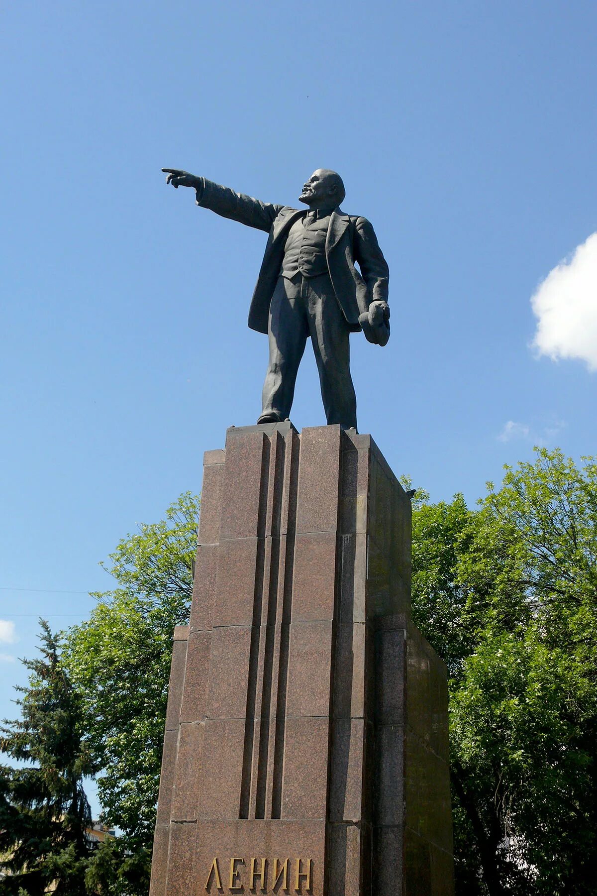 памятник ленину в ярославле. памятник владимиру ленину в ярославле. красная площадь памятник ленину. памятник ленину в рыбинске. красная площадь памятник ленину.