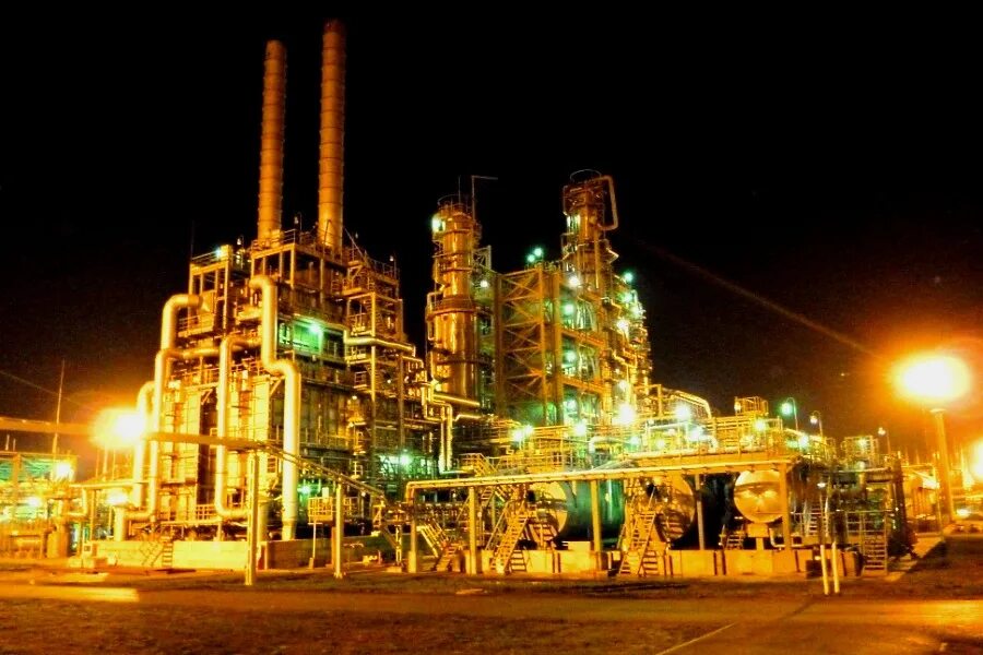 Новошахтинский нпз ростовская обл. Нефтеперерабатывающий завод новошахтинск. Новошахтинский завод нефтепродуктов генеральный директор. Завод нзнп новошахтинск. Новошахтинский завод нефтепродуктов.