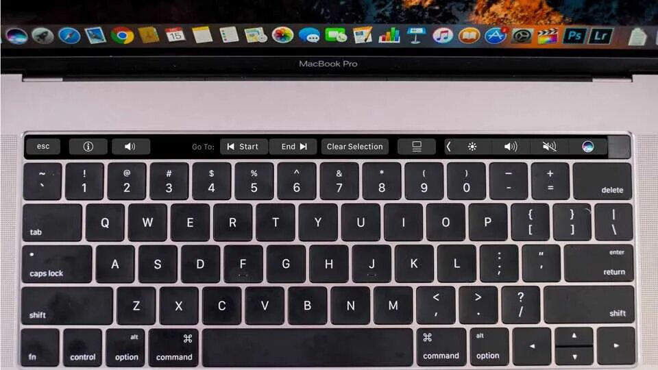 Как выключить макбук с клавиатуры. Клавиша shift на mac. шифт на макбук клавиша. mac os клавиша shift. клавиша shift macbook pro.