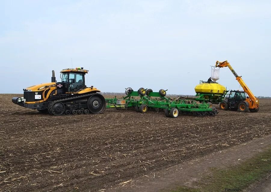 Агрохолдинг ивнянский мираторг. Пристенская зерновая компания мираторг. Камаз полуприцеп асп-25. Зерновая компания. Курская область пристенский район мираторг.