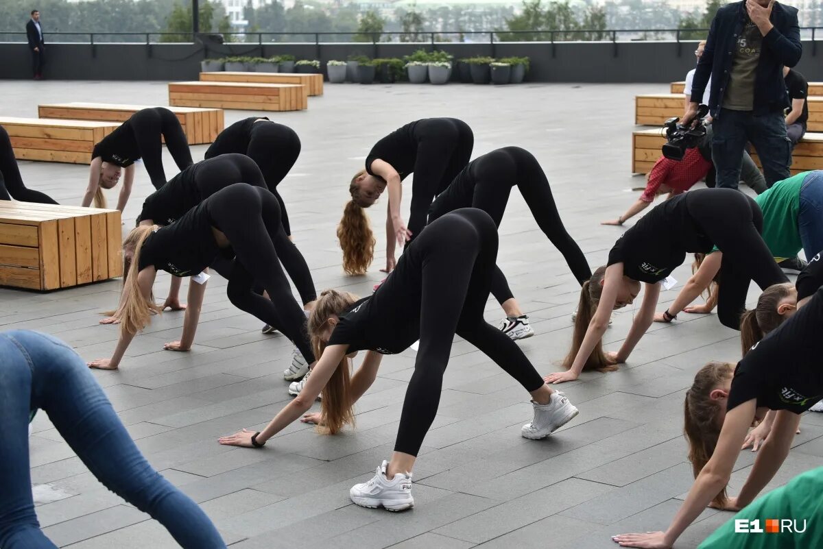 Несовершеннолетние девчонки. Екатеринбург девушка сортировка. Девушки екатеринбурга летом. Красивые девушки екатеринбурга. Красивые девушки екб.