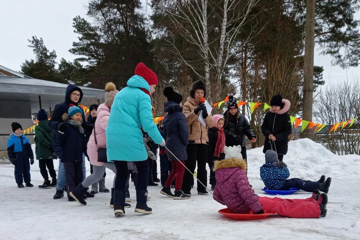 Погода озеры на 10 дней. Школа центральной усадьбы совхоза Озеры. Совхоз Озеры клуб с. Совхоз Озеры Московская область. ДК Совхоз Озеры.