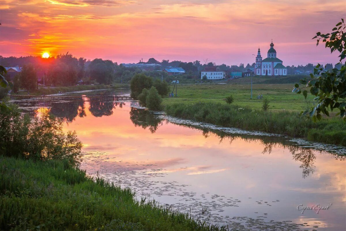 Красивые места родины. Суздаль природа река. Белый берег Суздаль. Пейзаж Церковь Суздаль.