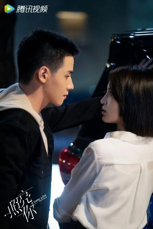 значки кнр. тун яо киберкраш. китай поп звезды. китайские star. джеки чан новый год.