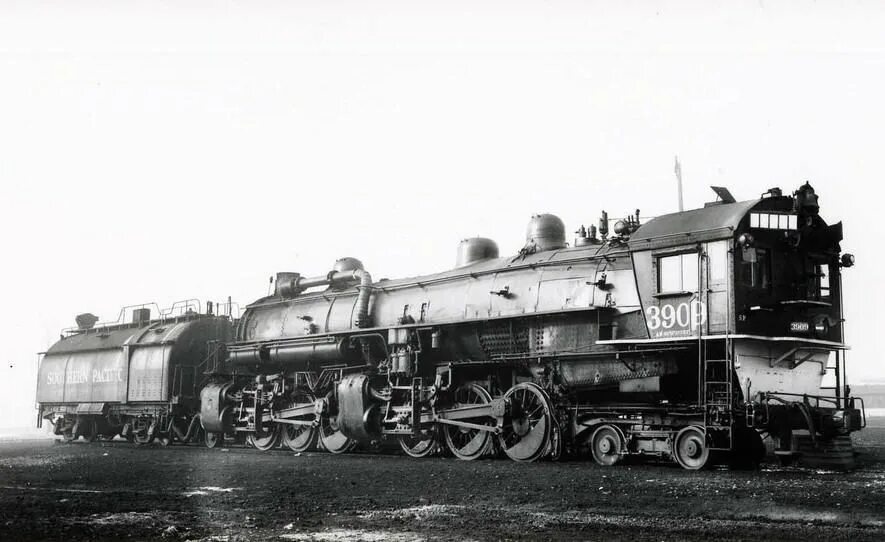 Before the train. Southern pacific cab forward. cab forward паровоз. ac-9 locomotive. cab forward am-2.
