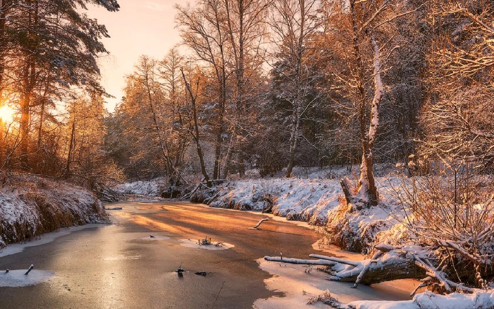 Конец февраля картинки красивые. Зима в лесу. Весенняя оттепель. Лесная речка зимой. Зимняя оттепель.