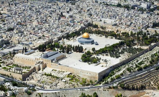 File:Temple Mount - Al Aqsa Mosque compound, shown with various alternative name