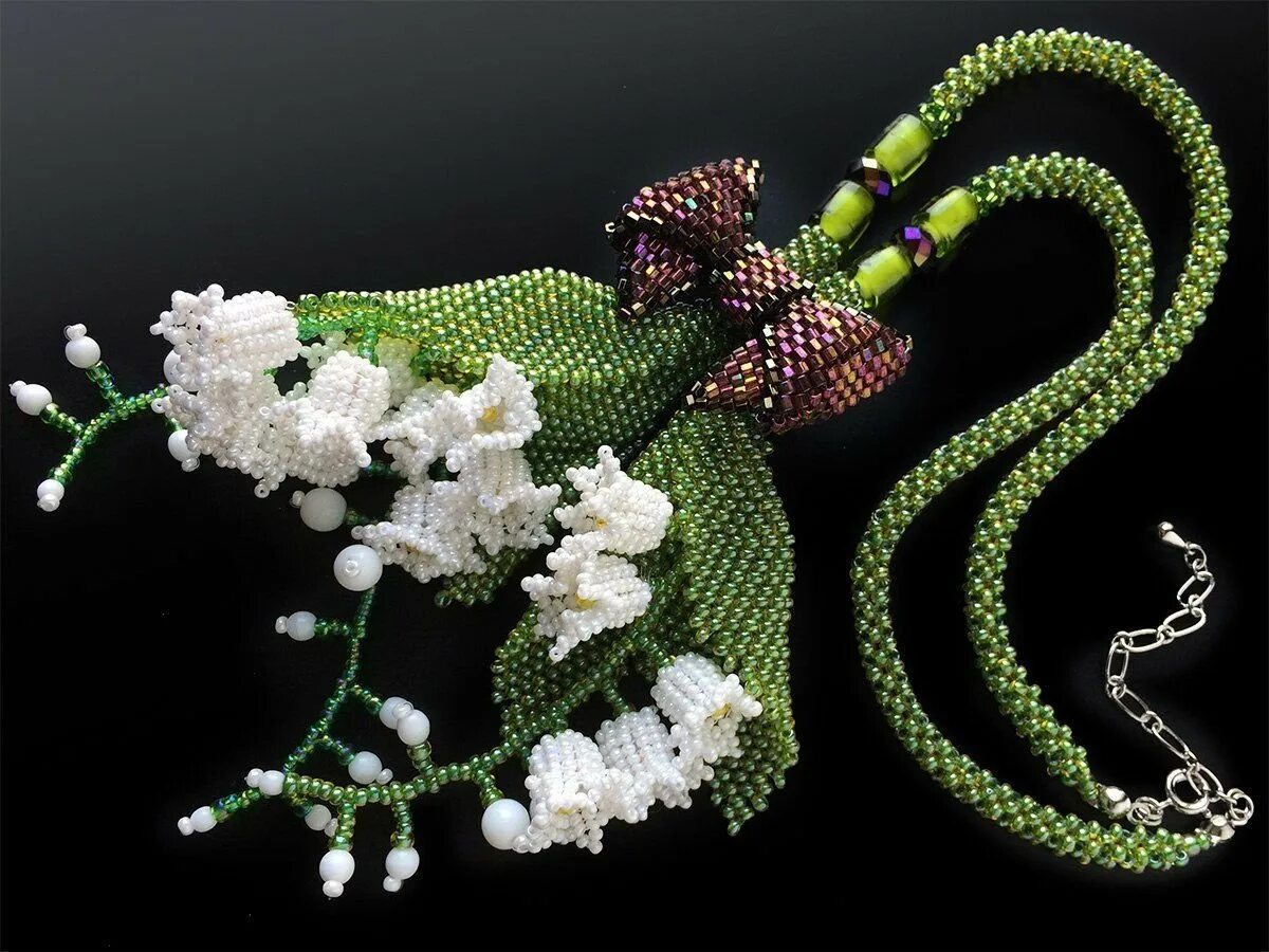 Техника бисероплетения для начинающих пошагово. Восьмерка из бисера схема плетения для начинающих. Рукоделие бисероплетение. Изделия из бисера. Бисерные украшения.