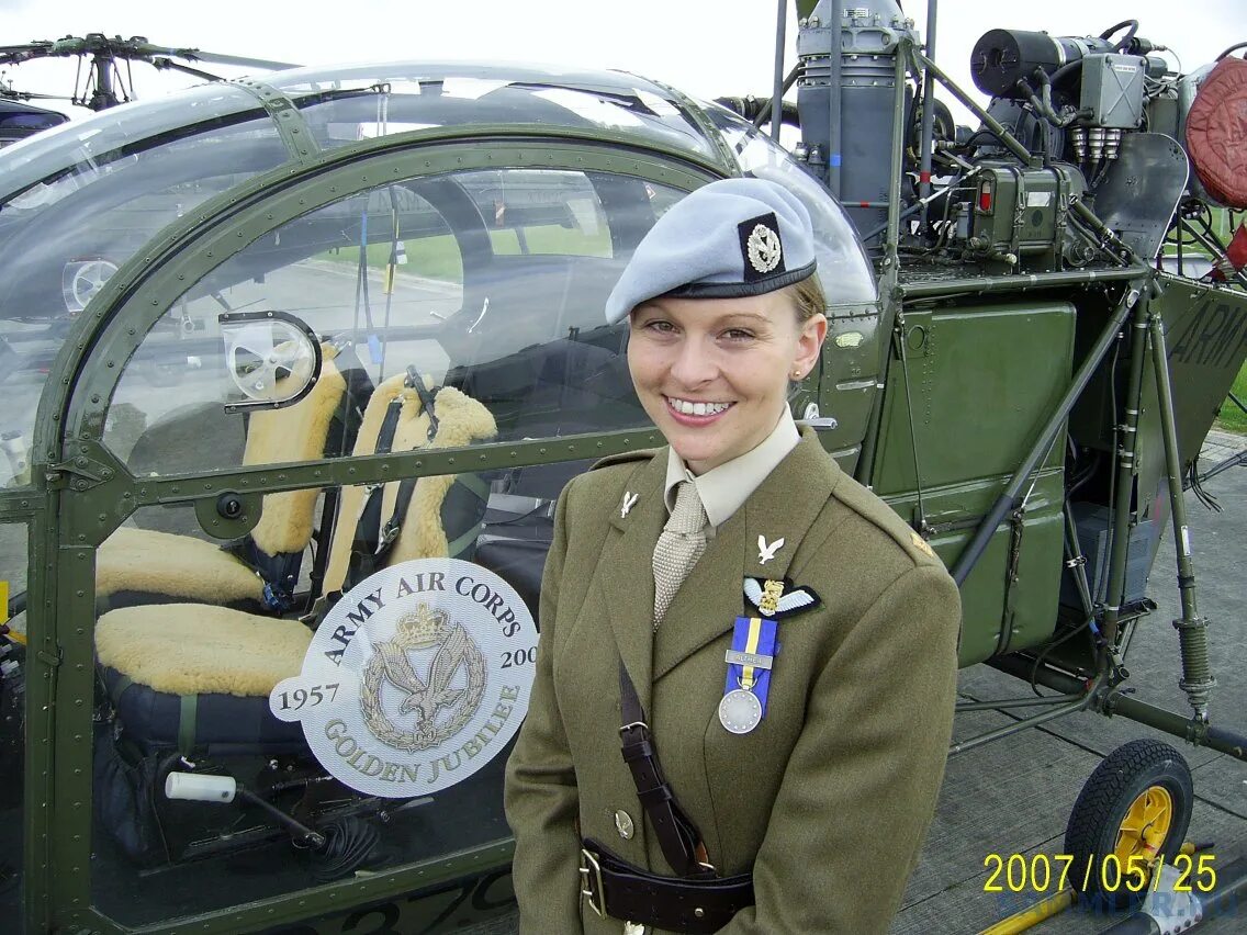 Сам военный форма. Летчицы на войне униформа. British female Pilot. Army Air Corps. German Army Aviation Corps.
