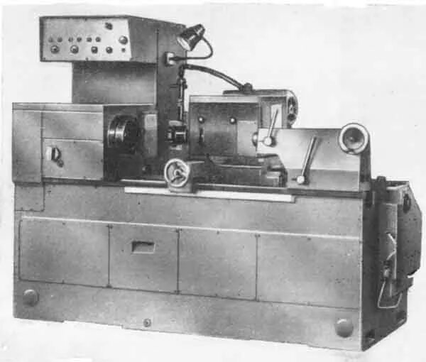 Резьбофрезерный станок 5б63. Резьбофрезерный полуавтомат 5к63. Резьбофрезерный патронный полуавтомат мод. 5д63.