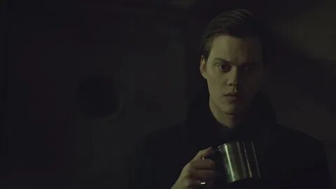 Ворон с биллом скарсгардом