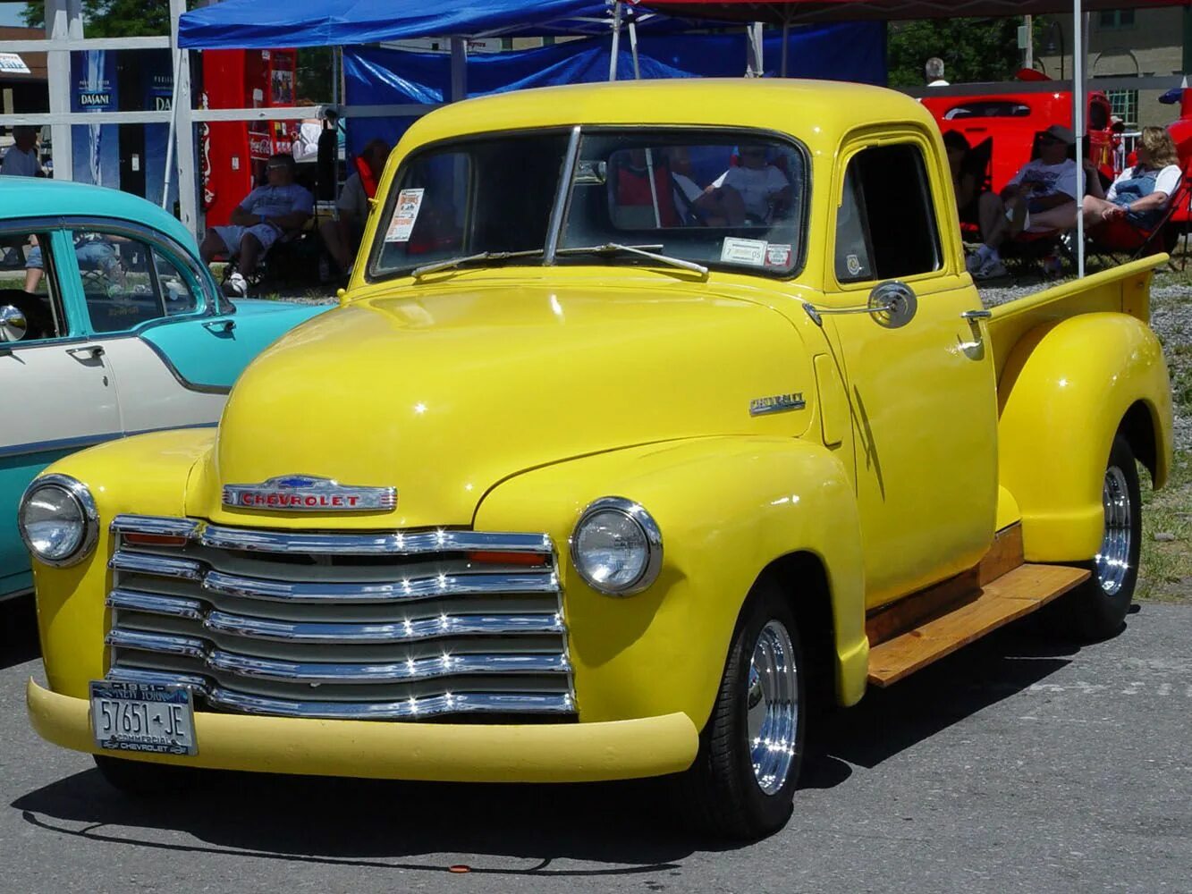 Желтый пикап. Chevrolet Pickup 1951. Chevrolet Truck chevy 1951. Шевроле Классик каприз пикап. GMC Pickup 1950.