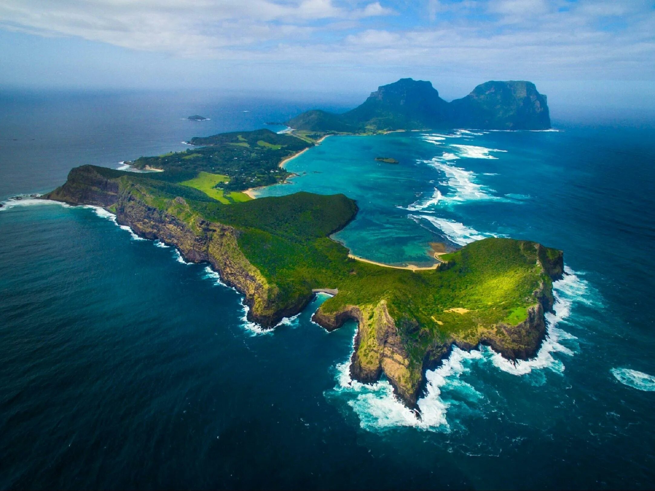 Two large islands. Остров Маккуори Австралия.