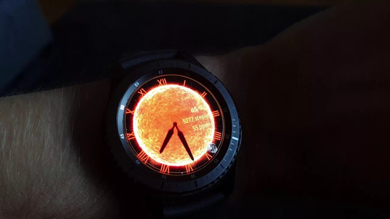 Часы Moon Galaxy. Информационные циферблаты Galaxy watch. Blue Glow циферблат Galaxy. Самсунг циферблат с солнышком. Samsung galaxy watch экраны