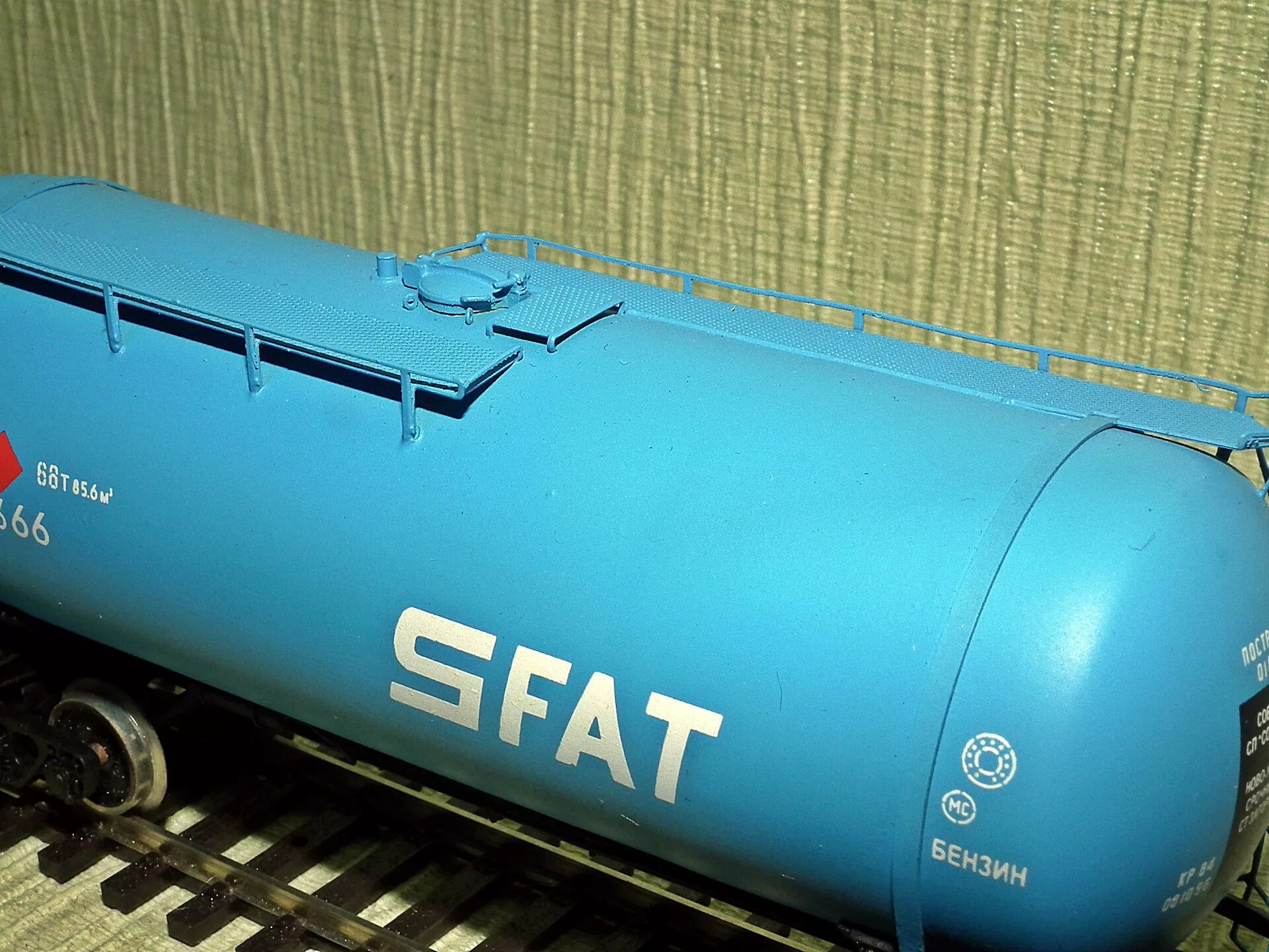 Цистерна 1 87. Trix вагон-цистерна т18084. Вагон-цистерна суг газпромтранс. Вагон цистерна модель 15-9993. Fleischmann цистерна, 543710, h0.