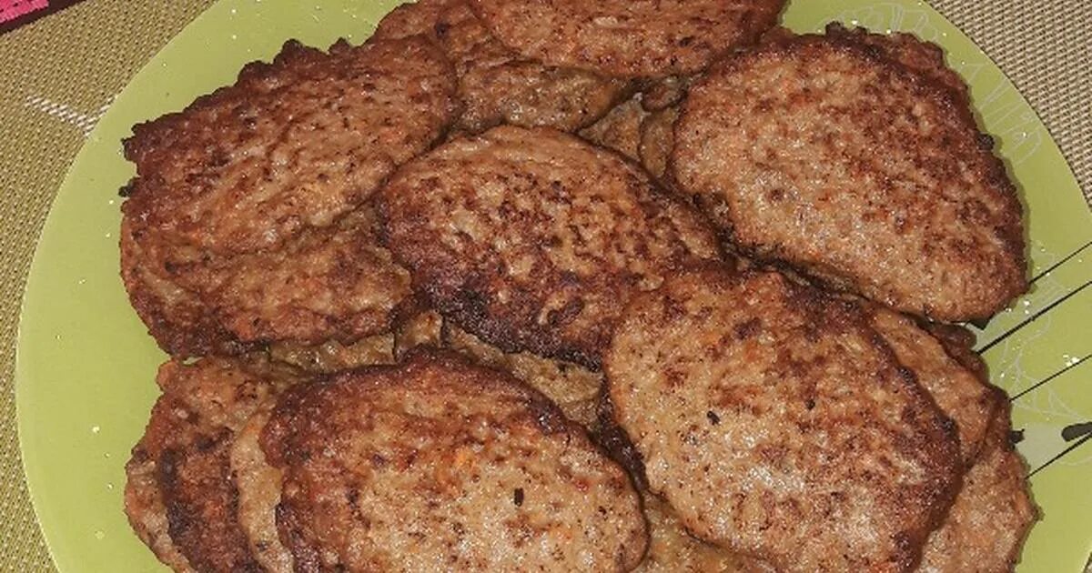 Рецепт пышных котлет из печени. Печеночные оладьи. пышные печеночные оладьи. оладьи из печени. пышные печеночные котлеты.