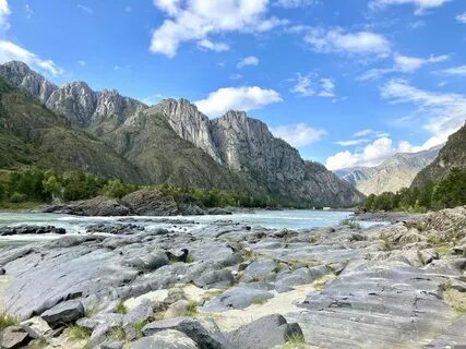 Где река катунь