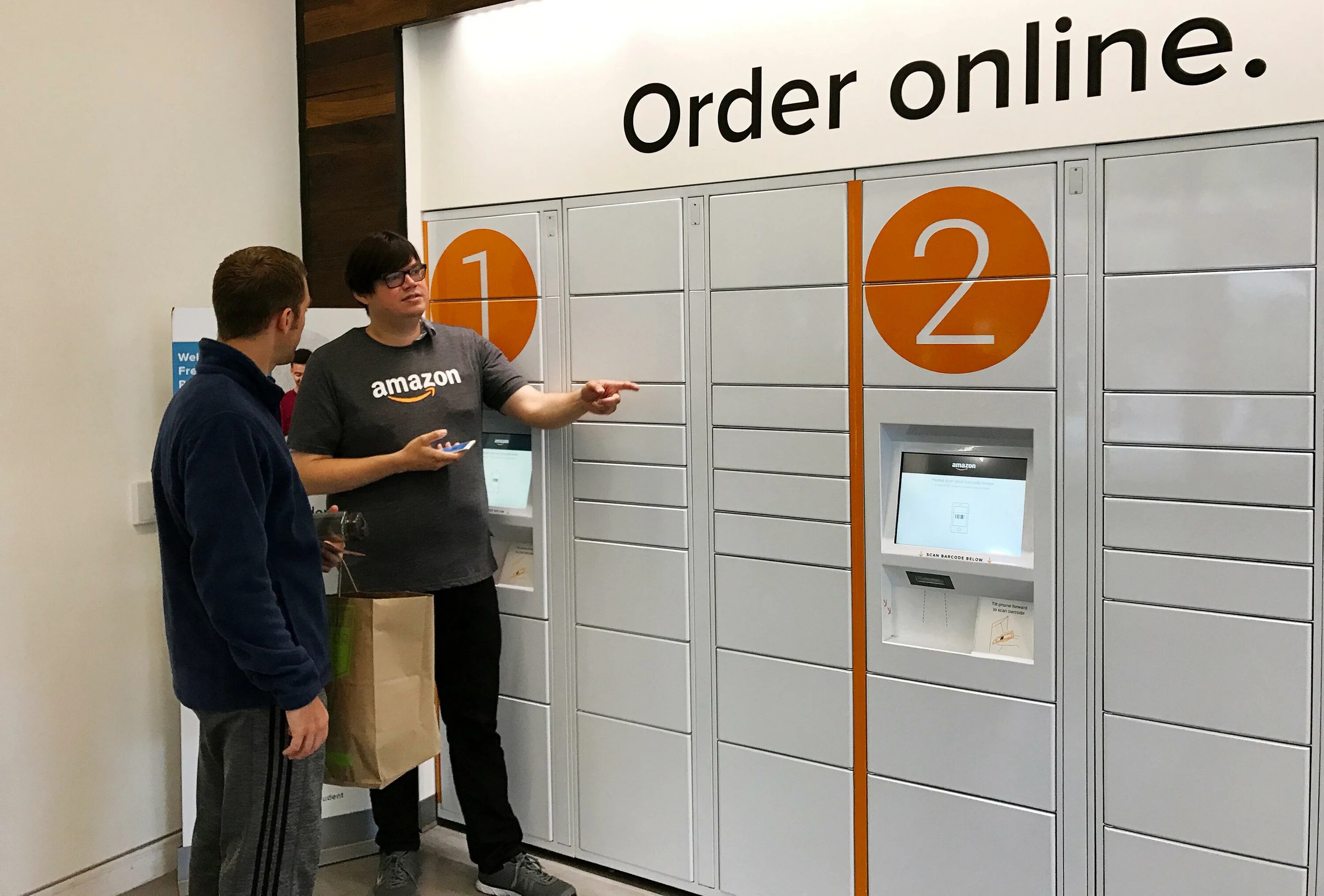 Amazon закрыл свои магазины взял и иди. Пункт выдачи амазон. pickup point amazon. пвз amazon в сша. главный офис амазон.