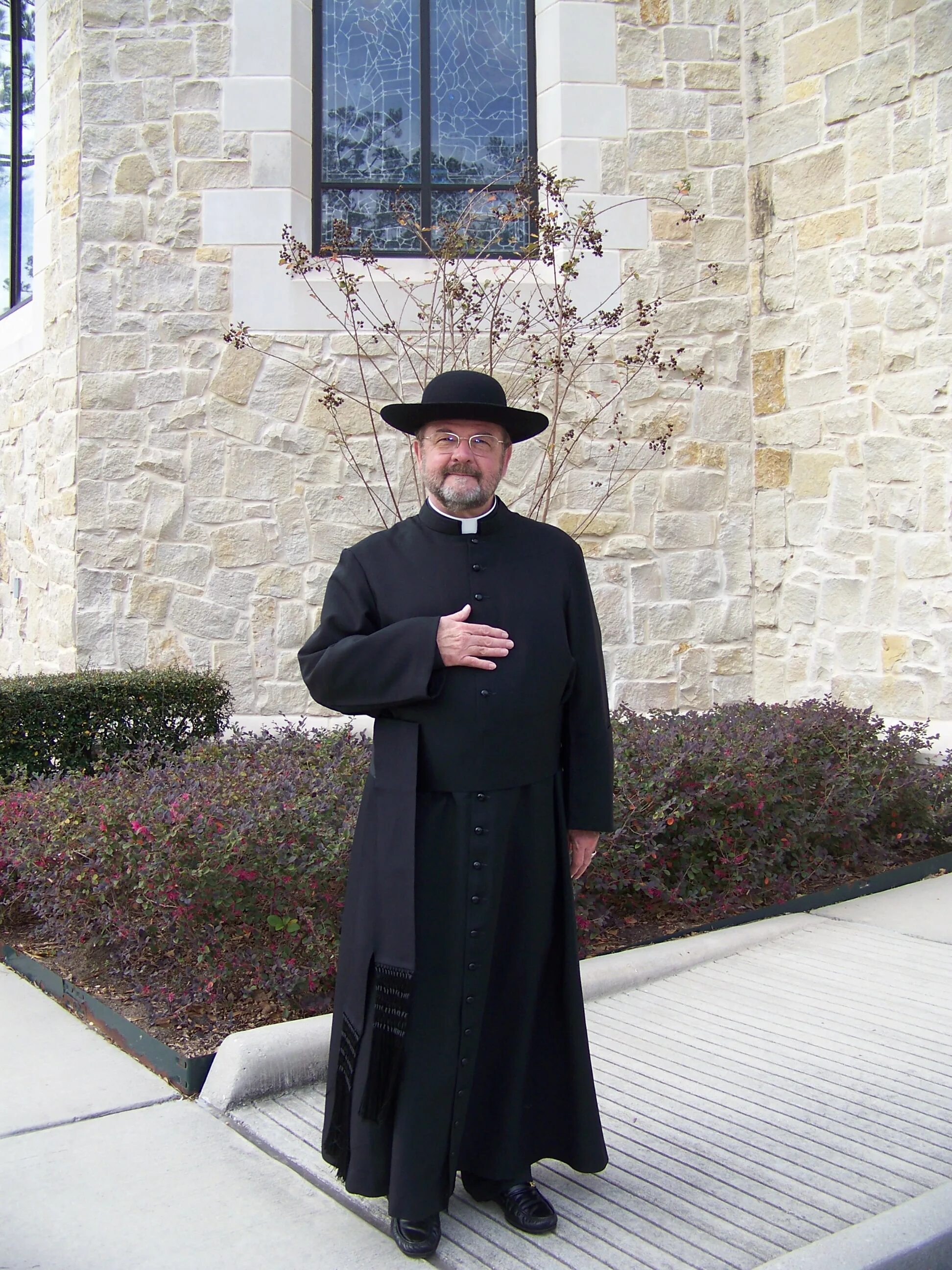 Давид барух лау. Священник у евреев. Шофар это у евреев. Рабаев синагога. Священник иудеев.