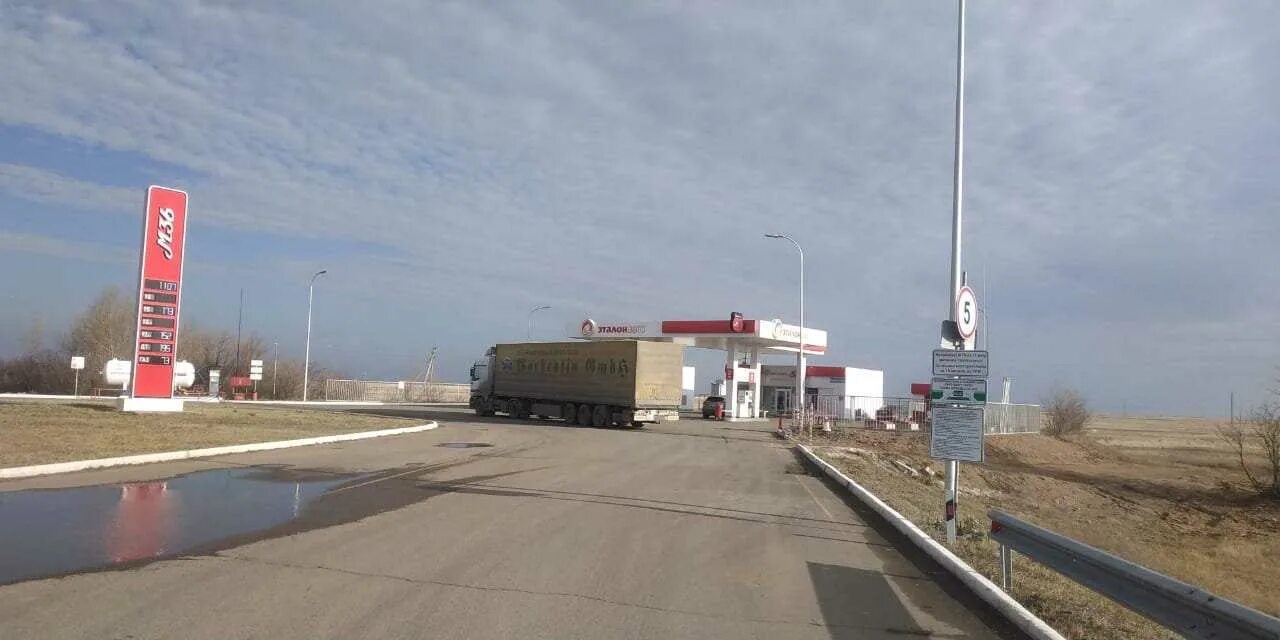 Трасса м36 АЗС. М11 бензоколонки трасса. Заправки по дороге м60.