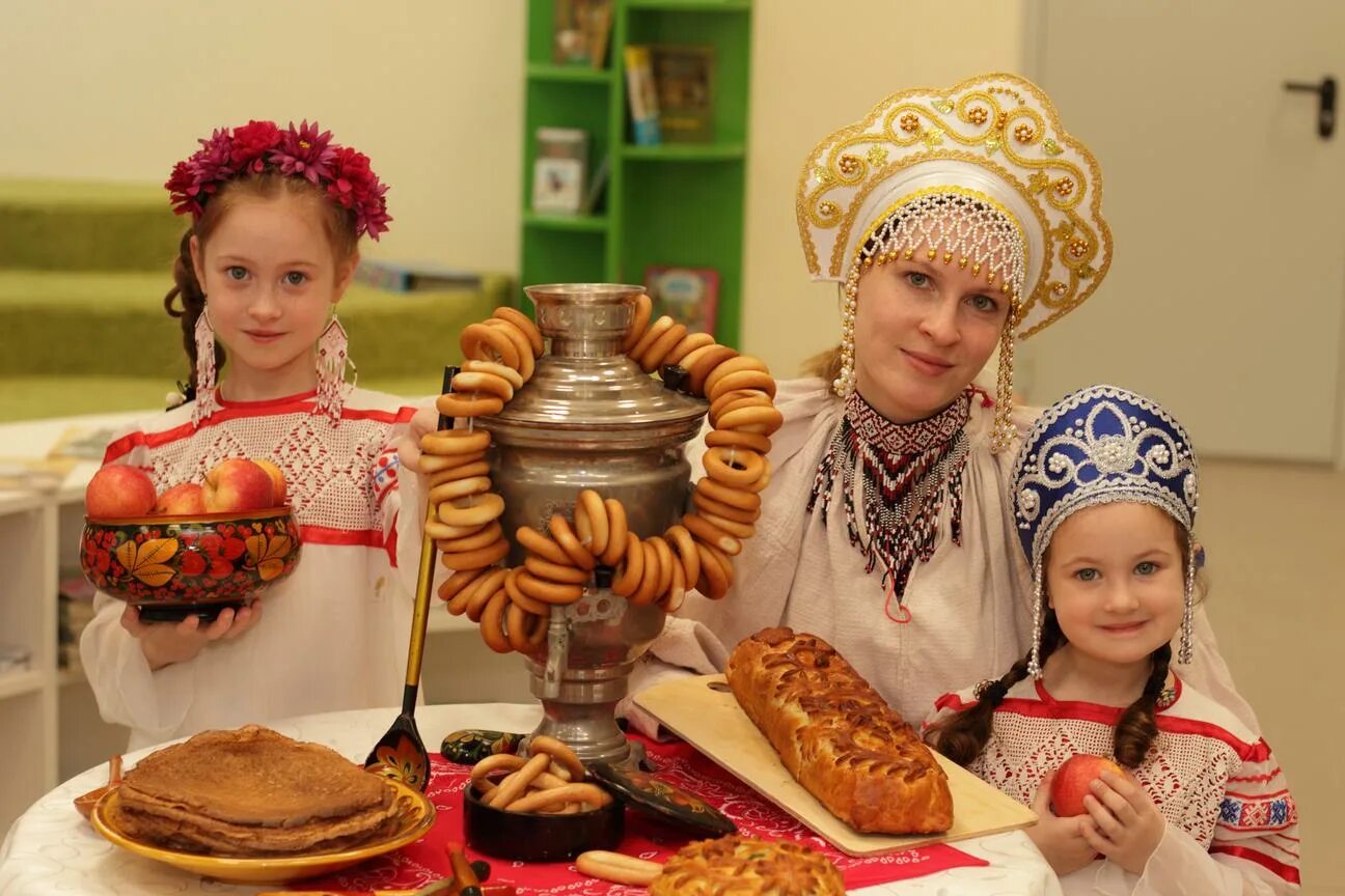 Дети и мама фотоконкурс в национальных. Международный фотоконкурс мама и дети в национальных костюмах. Конкурс мамы и дети в национальных. Мама и дети в национальных костюмах фотоконкурс 2021.