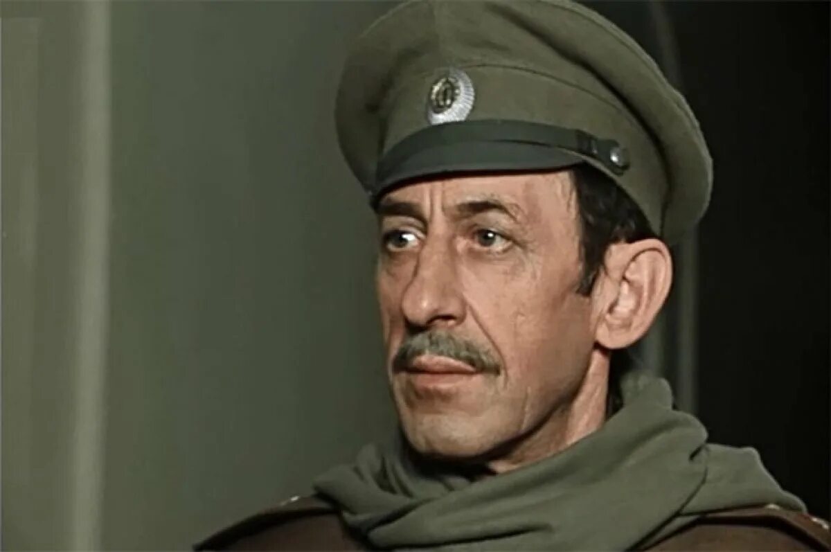 Дни турбиных 1976 елена тальберг. Дни турбиных актер и режиссер 5 букв. 1 серия. Спектакль дни турбиных театр мастерская актеры. Владимир басов дни турбиных.