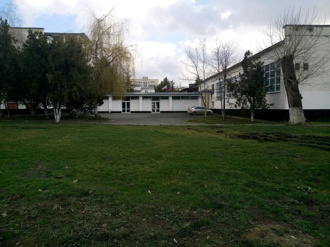 Мбоу сош 18 симферополь стадион. Школа №40 симферополь. Элжур 18 школа симферополь. Учителя 18 школы симферополь. Школа 40 симферополь.