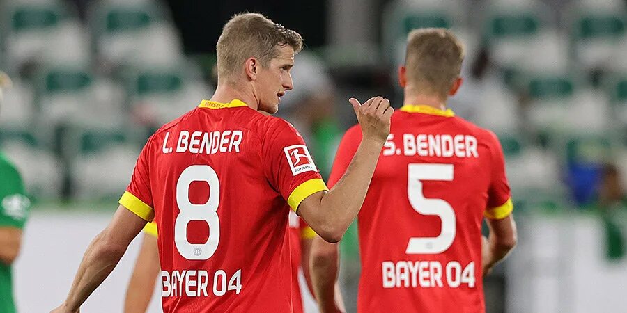 Ларс бендер футболист. Бендер ларс футболист номер. Братья бендеры футбол. Свен бендер. Бендер футболист байер.