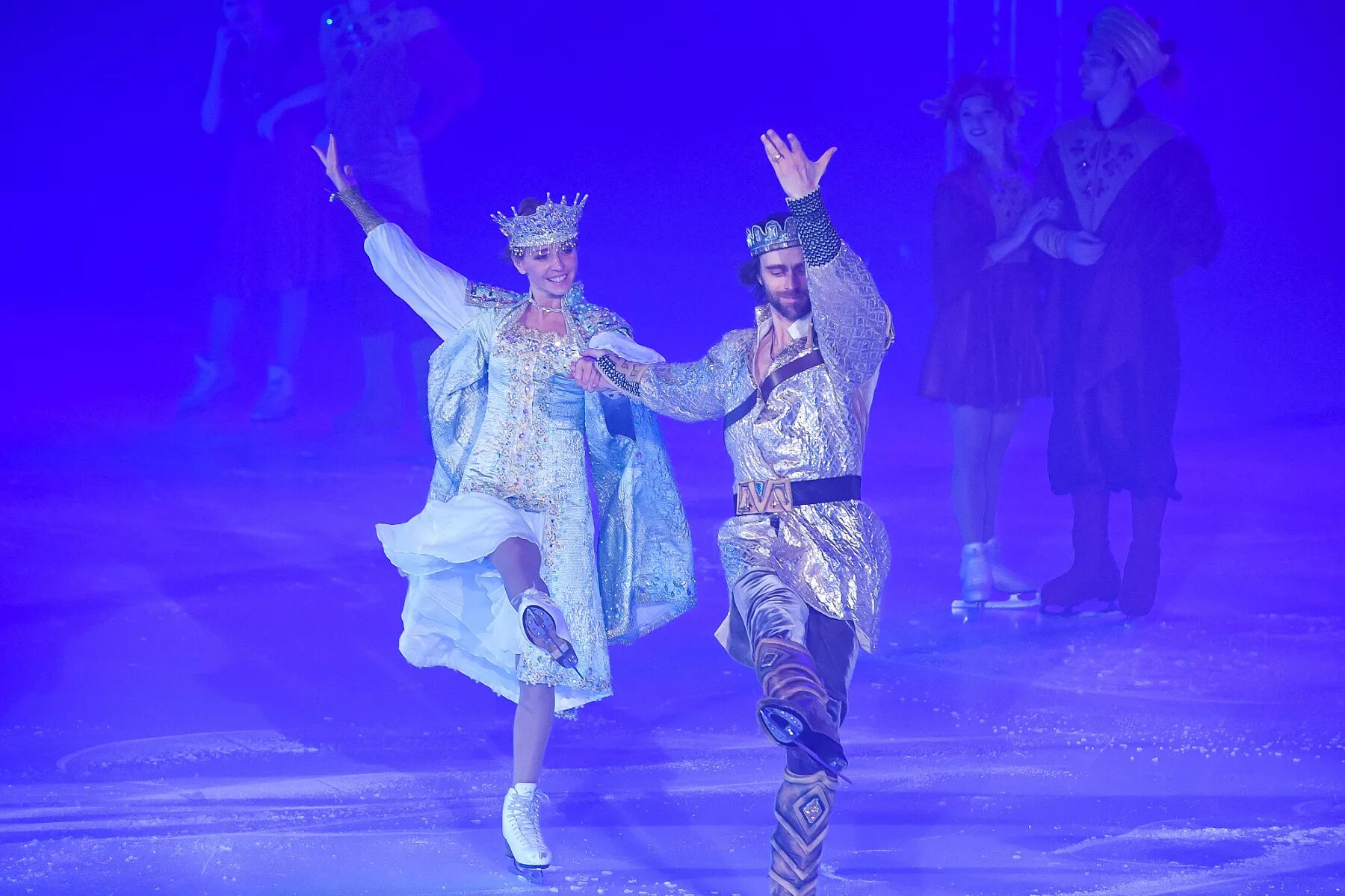 Название народного ледового шоу в эрмитаже. Ледовое шоу татьяны навки. Ледовое шоу руслан и людмила. Ледовое шоу татьяны навки щелкунчик. Лебединое озеро навка шоу.