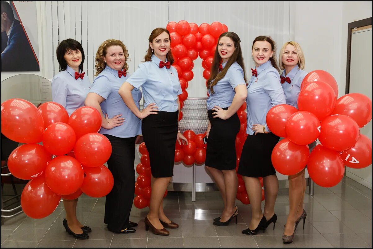 альфа банк форма сотрудника. отзывы работников альфа банка. униформа сотрудников альфа банка 2023. сотрудницы альфа банка. альфа банк форма сотрудника.