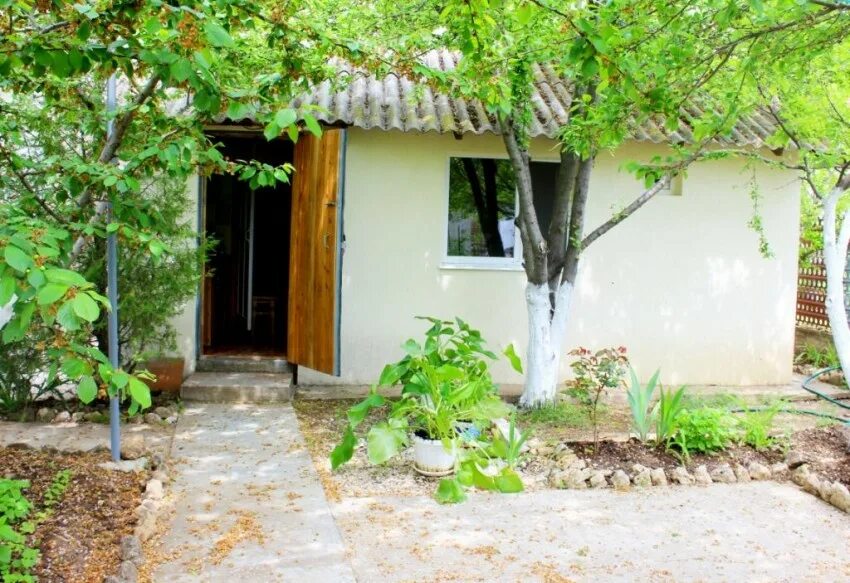 Море севастополь кача. Нахимовский р-н севастополь. Севастополь кача дома. Кача крым база отдыха солнышко. Кача коттеджи у моря.