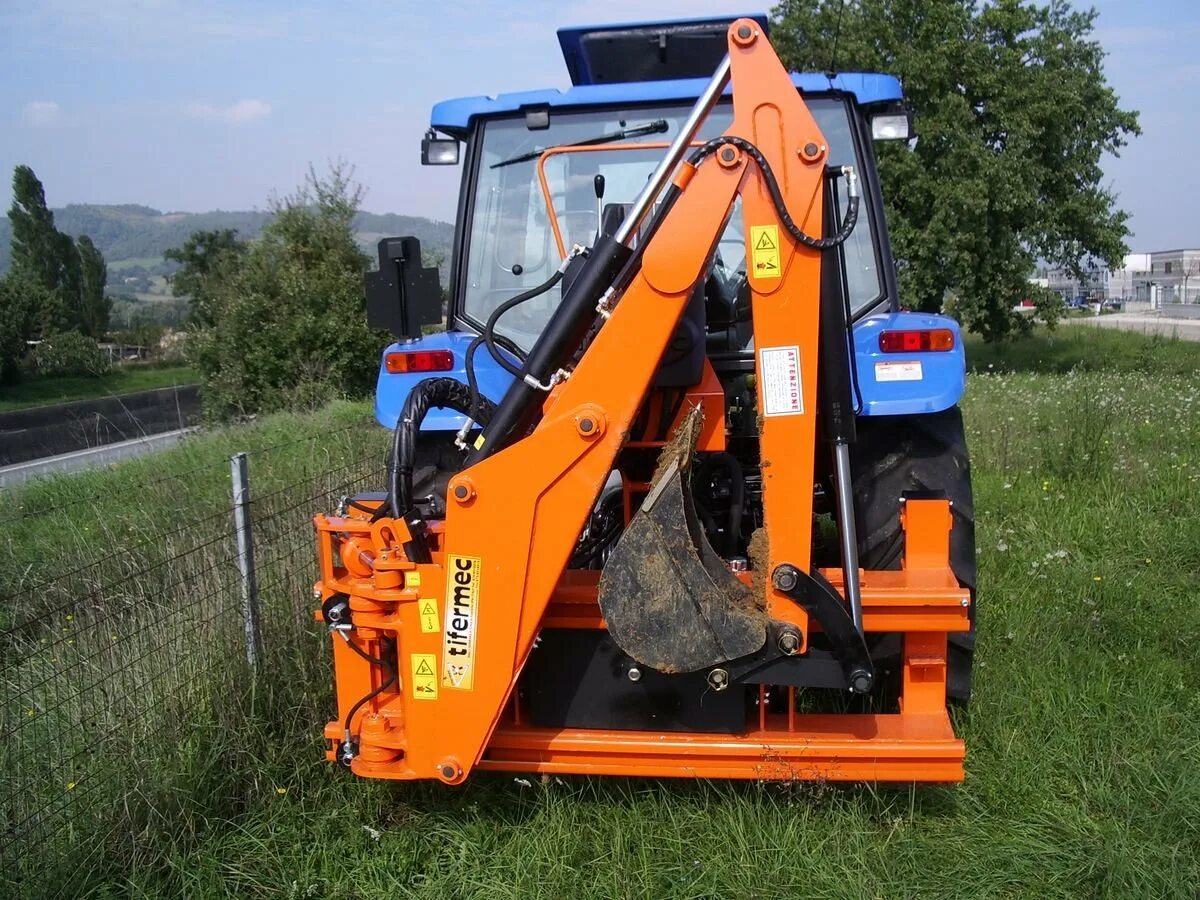 Мтз 82 экскаватор бульдозер. Экскаваторная установка на мтз 82. 1 навесное быстросъемное. Трактор мтз 82. 1.