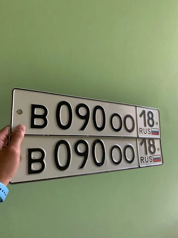 Сходка бандит саратов приора. Гос номер удмуртия. 18 регион запись. Белая приора на 13 регионе. Регион 52 на машине.