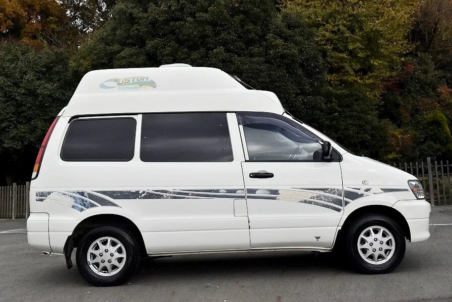 Тойота таун айс новосибирск. Toyota Town Ace Noah кемпер. Toyota Town Ace Camper. Toyota Lite Ace Noah Camper. Town Ace sr50 с высокой крышей.