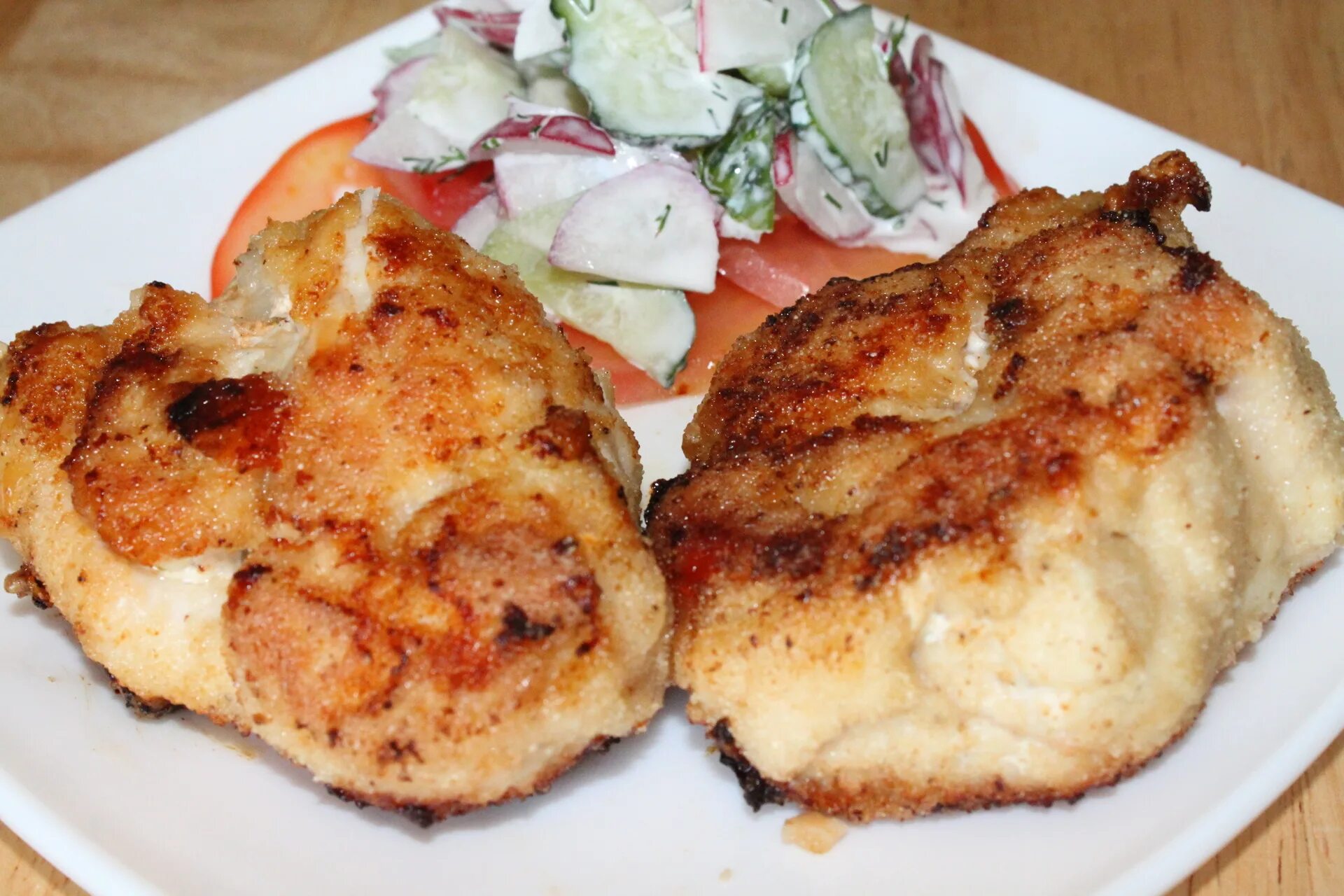 Конвертики из куриного филе. Конвертики из курицы с помидорами. куриный конверт. куриные конвертики с грибами и сыром в духовке. куриные конвертики с помидорами в беконе.