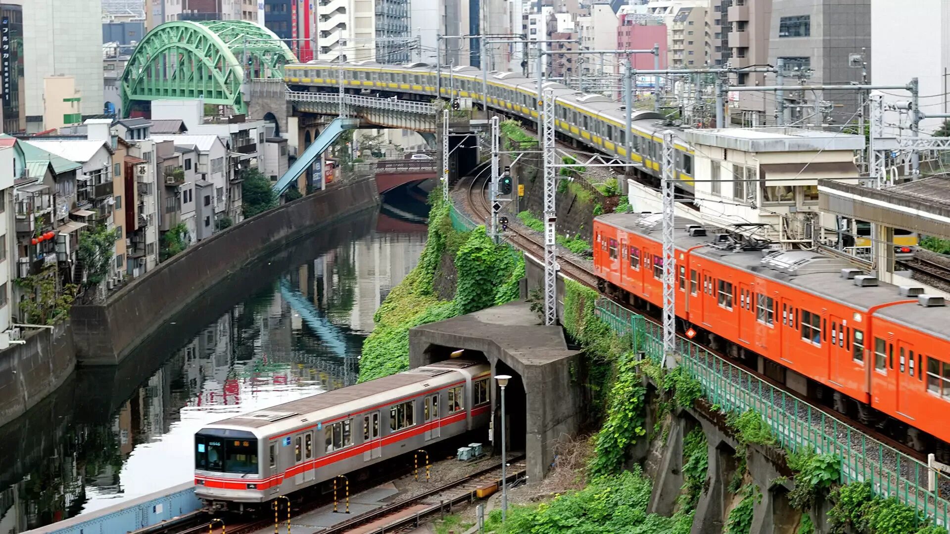 Железные дороги японии. Железнодорожная станция Токио. Поезда монорельс Токио. Поезд метро Токио. Вокзал Синдзюку в Токио.