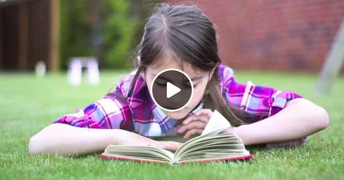 Advantages of reading books. Чтение книг в детском саду. reading ее. girl read a book картинка. чтение книги 3:4.